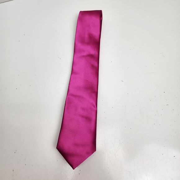 Men's Van Heusen Polyester Solid Deep Fuchsia Pink Formal Wear Necktie - Picture 1 of 5